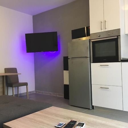 Apartment To Rent Pula Exterior photo